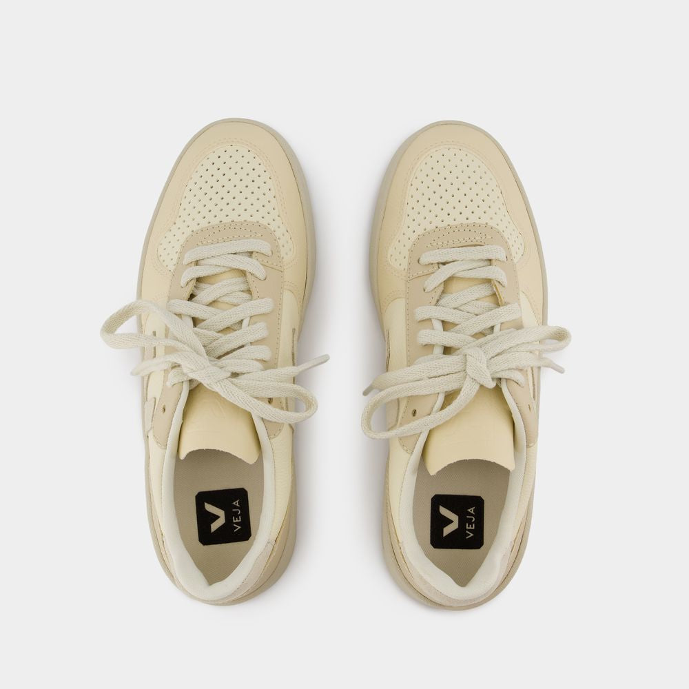 VEJA Stylish Sneakers for Women - FW24
