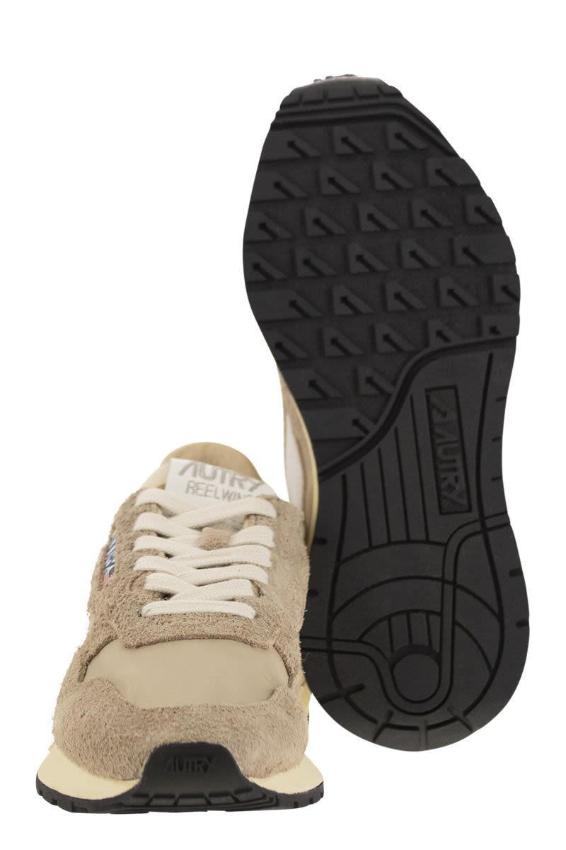 AUTRY Low-Top Women's Sneakers