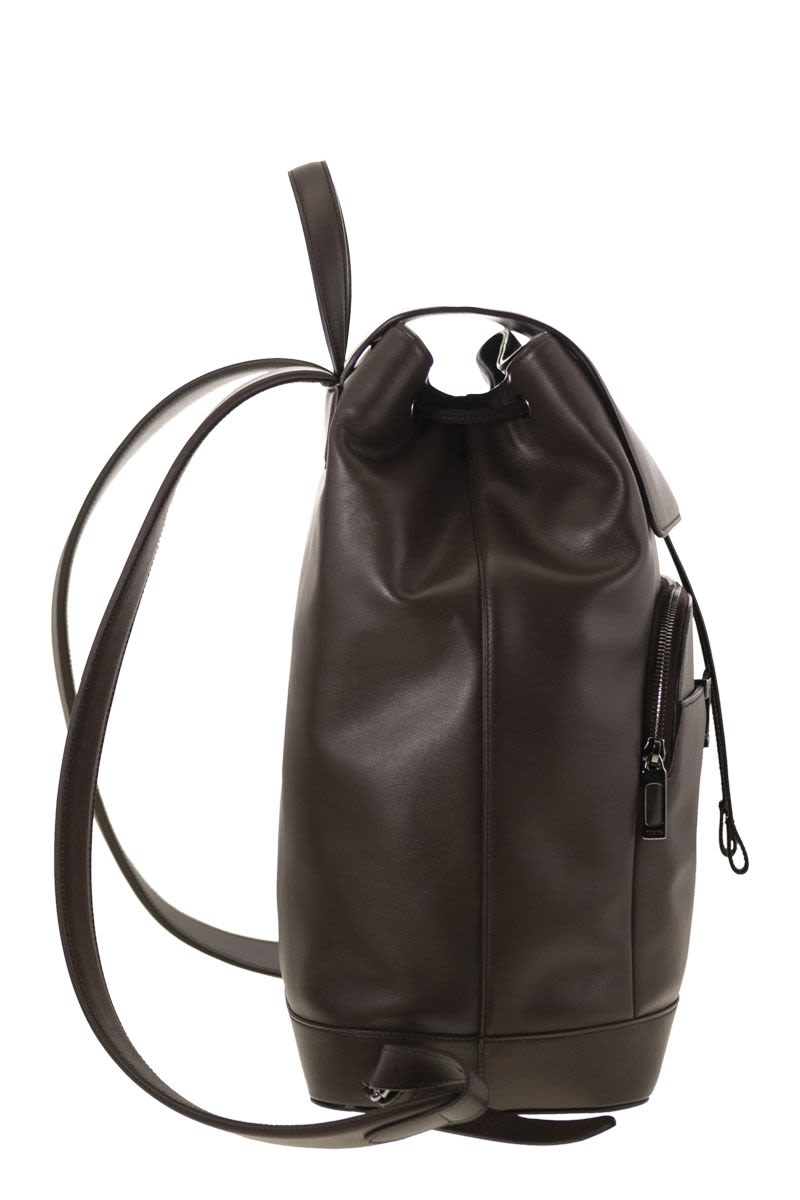 TOD'S Timeless Medium Leather Backpack - 30 x 40 x 15 cm