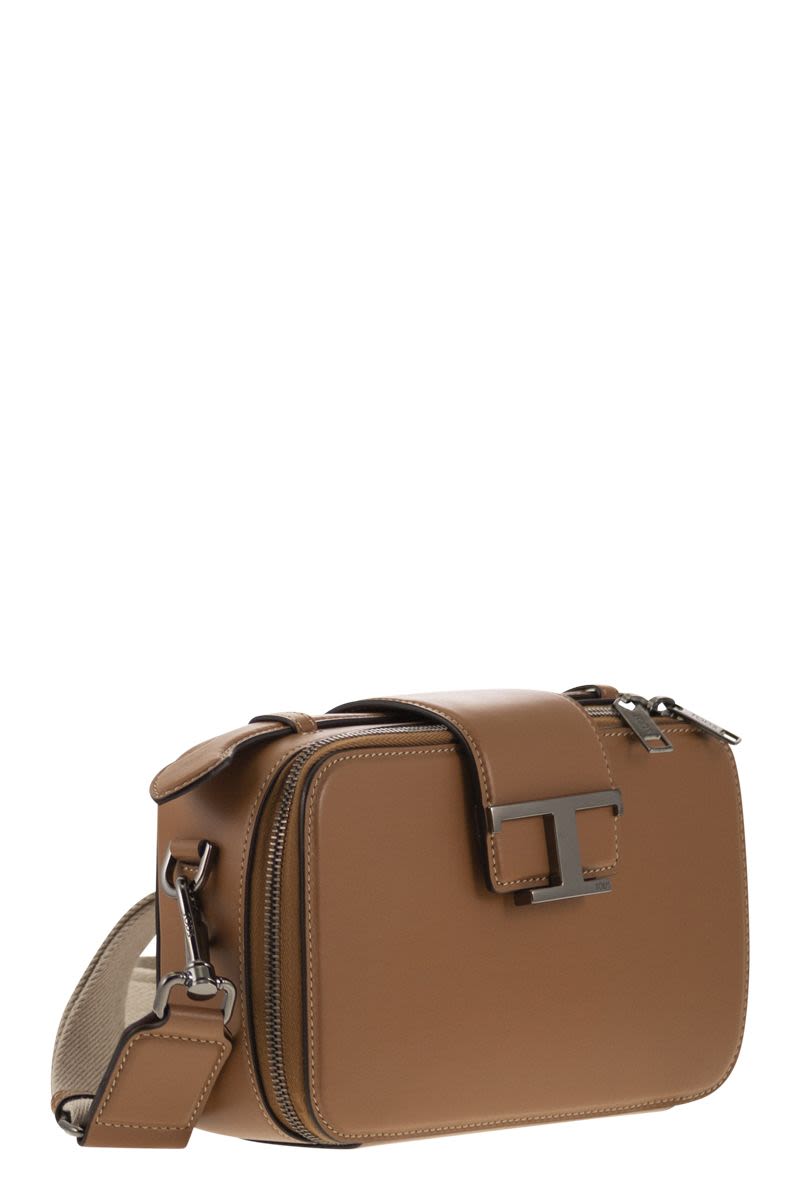 TOD'S Leather Mini Camera Handbag - 23 x 14 x 8 cm