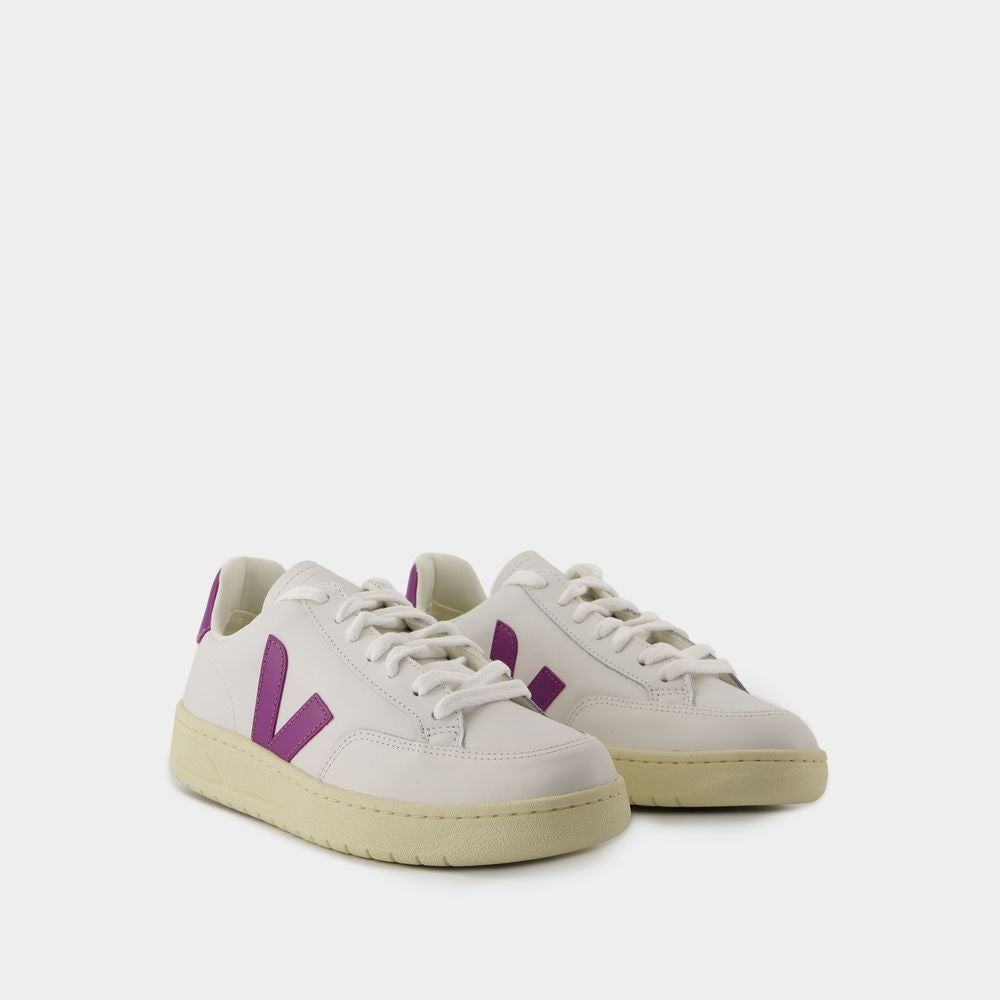 VEJA Women's Classic Leather Sneakers