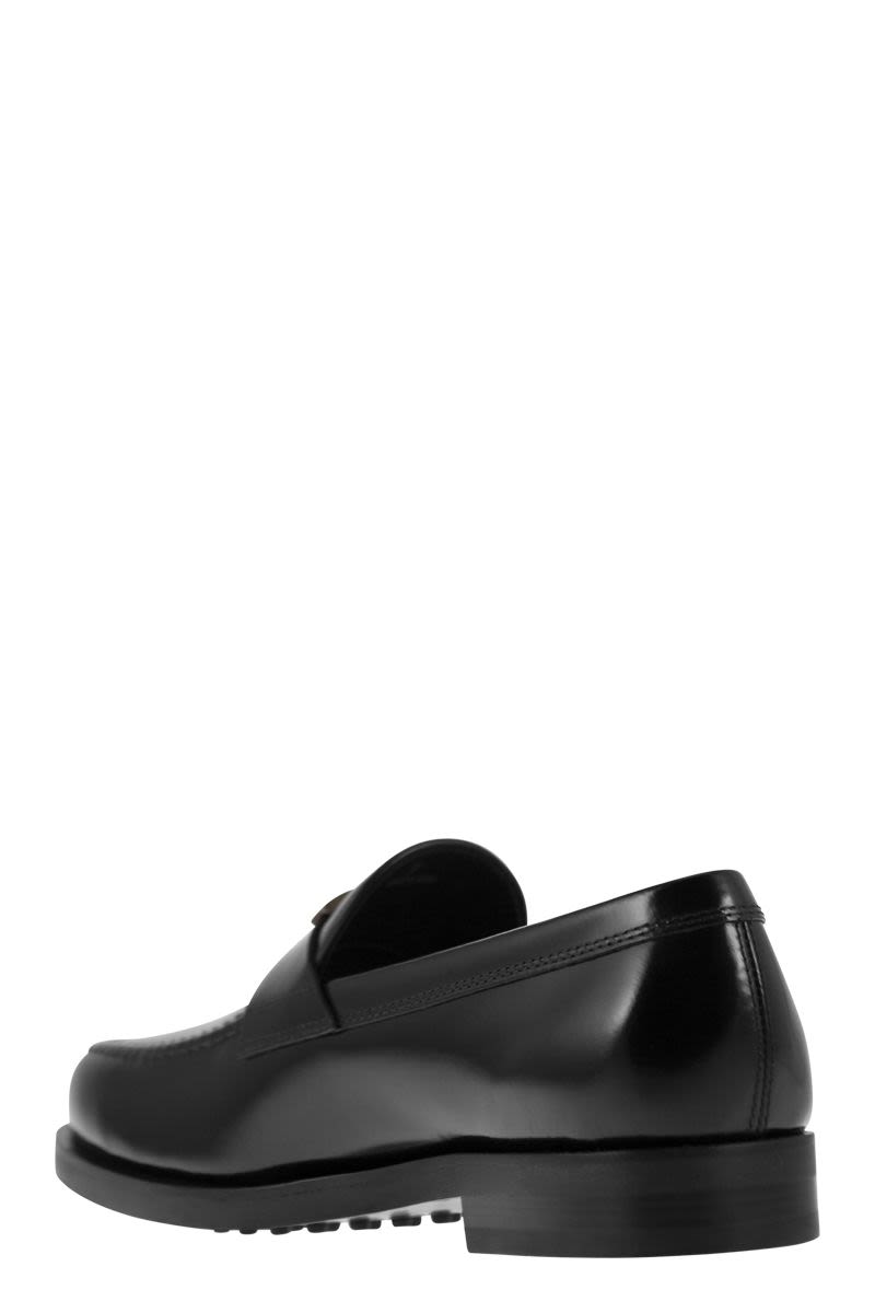 TOD'S Timeless Leather Loafer