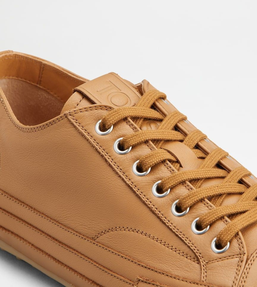 TOD'S Men's Classic Leather Sneakers