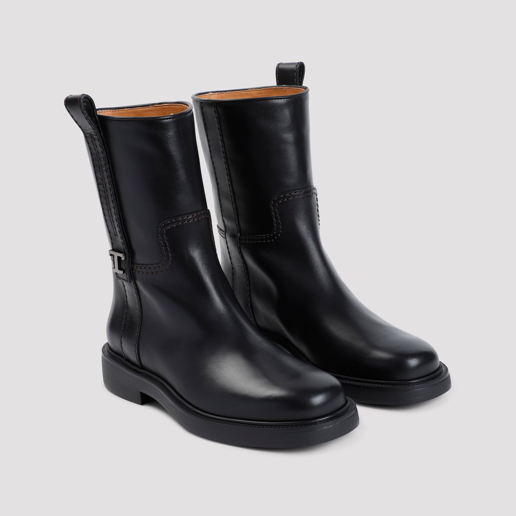 TOD'S Stylish Leather Bootie for Women