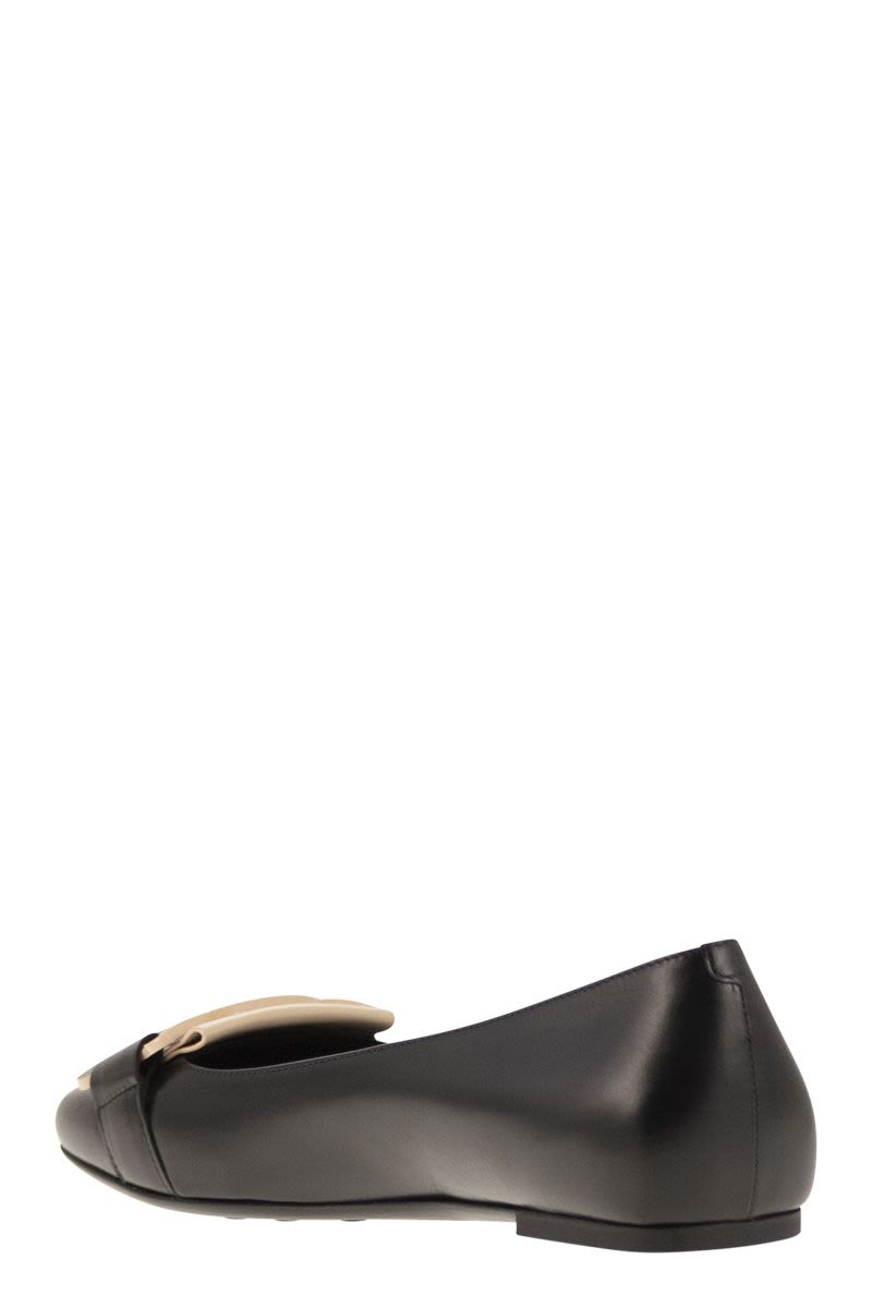 TOD'S Leather Ballerina with Chain - 1.5 cm Heel