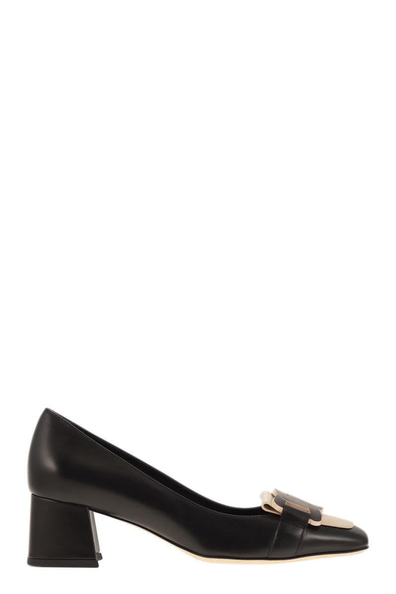 TOD'S Leather Pumps with Chain Accessory - 5 cm Heel Height