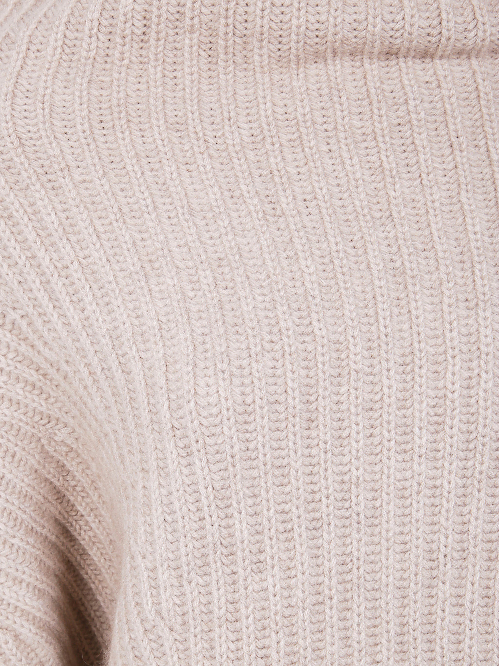 KUJTEN Yumi Turtle Neck Sweater