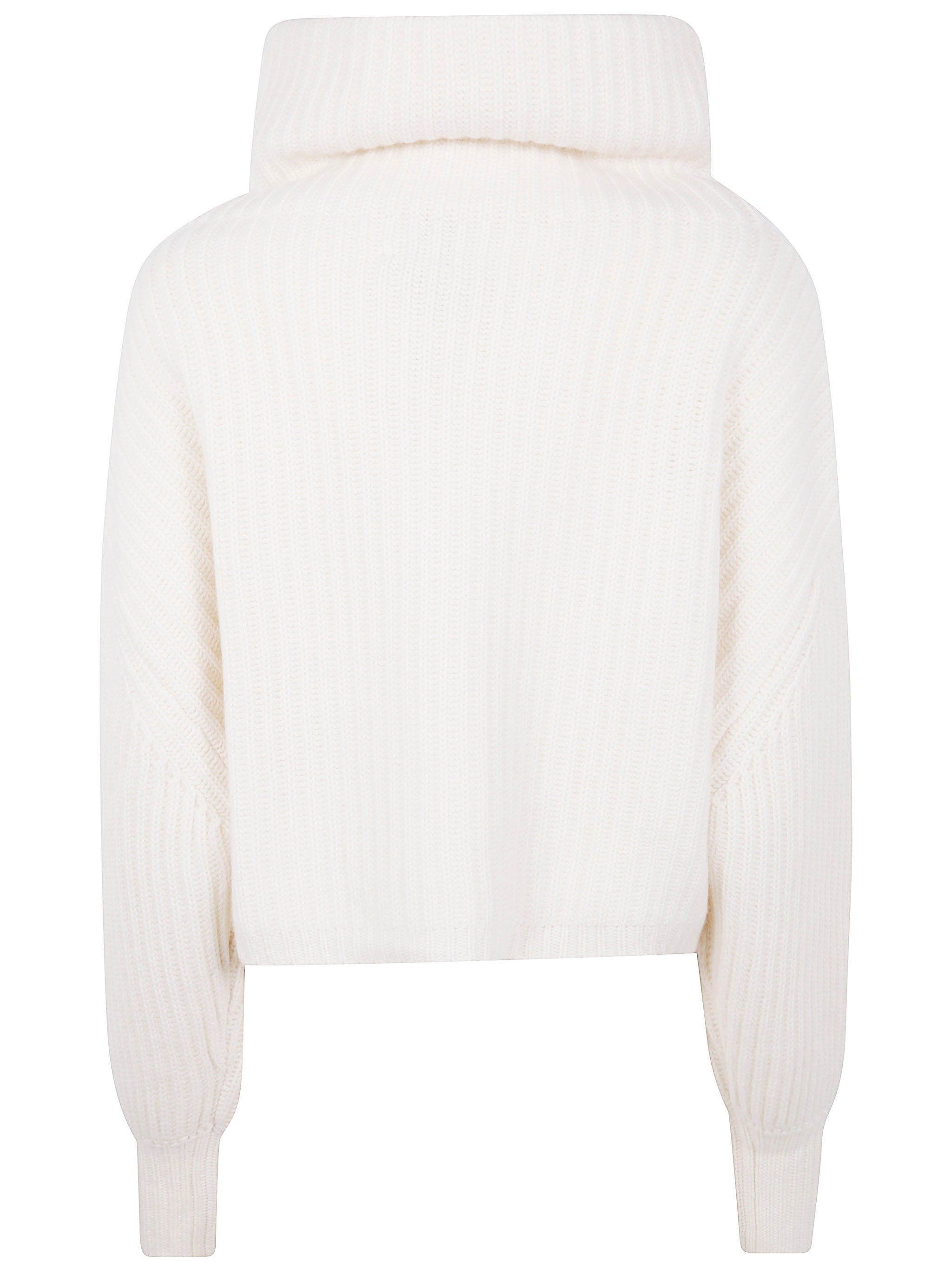 KUJTEN Essential Turtle Neck Sweater