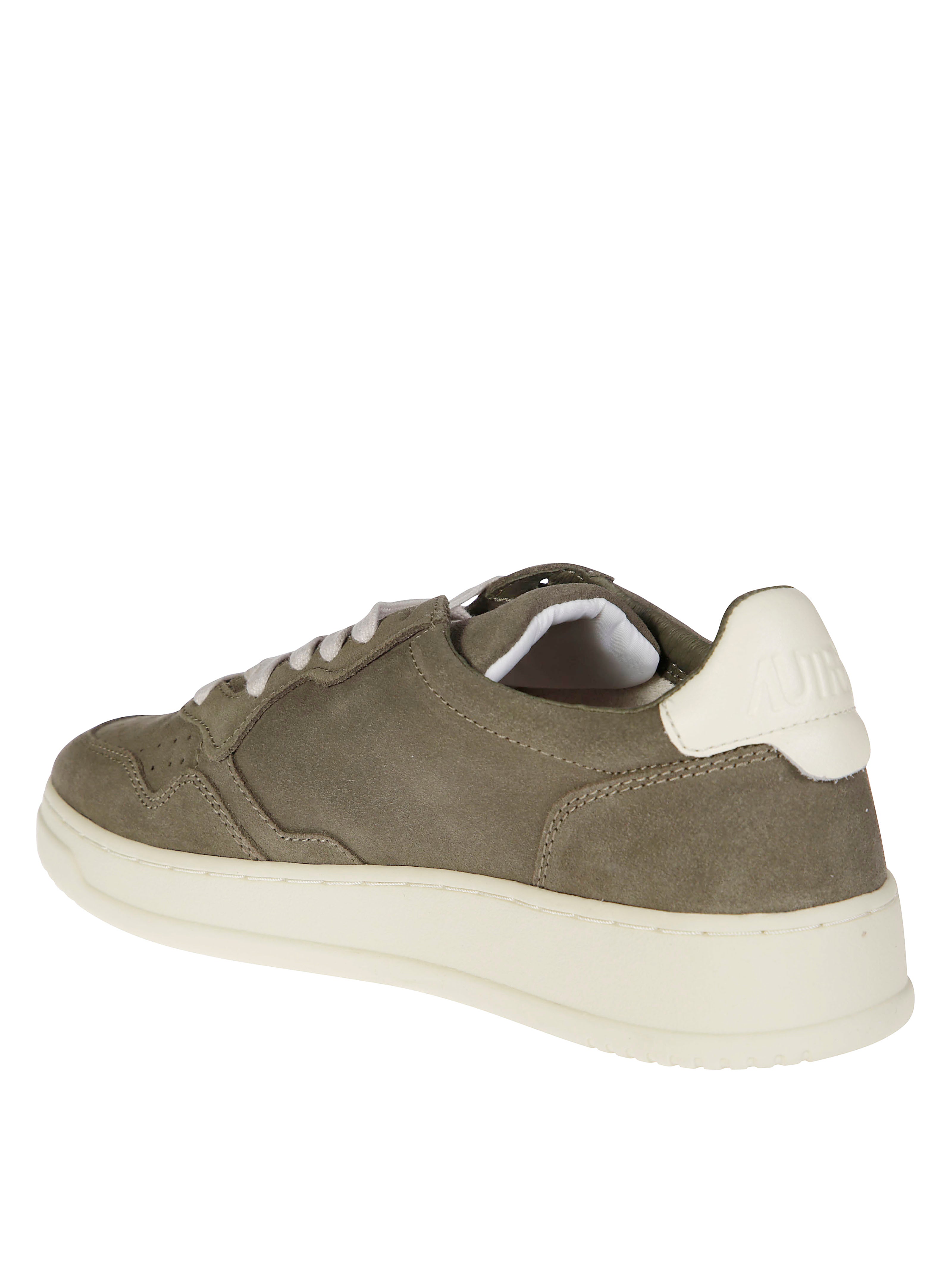 AUTRY Fashion-Forward Low Top Sneakers for Women